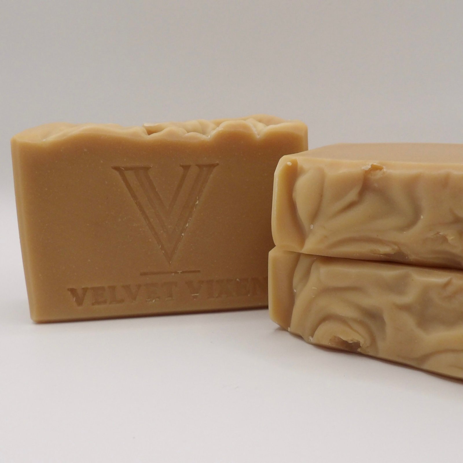 oatmeal, goat milk & honey tallow temptress soap ✨raw✨ oatmeal, goat milk & honey tallow temptress soap ✨raw✨