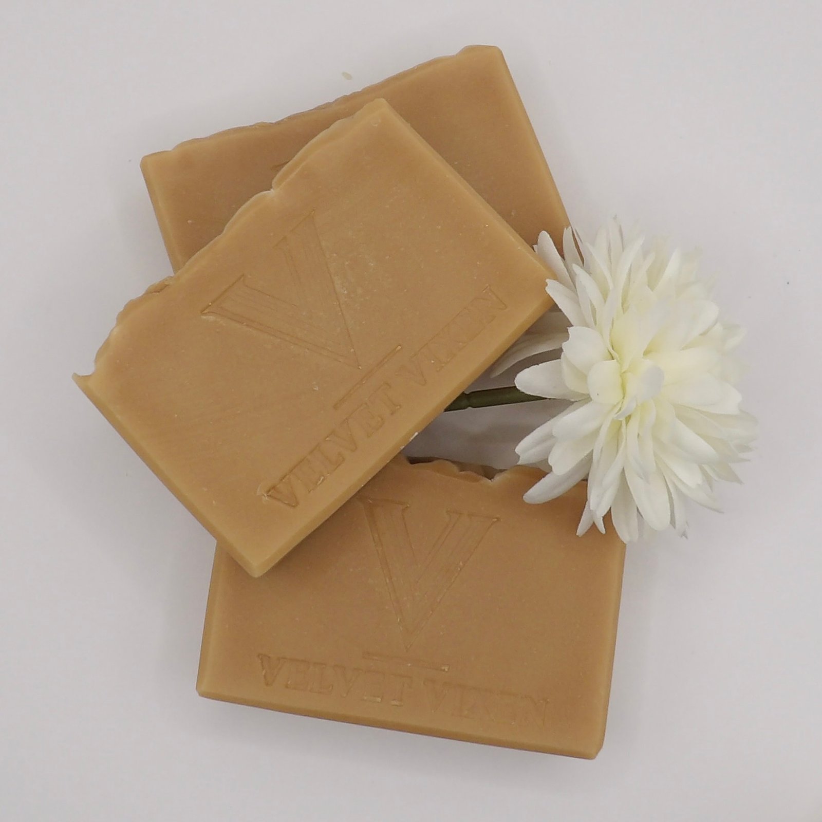 oatmeal, goat milk & honey tallow temptress soap ✨raw✨ oatmeal, goat milk & honey tallow temptress soap ✨raw✨